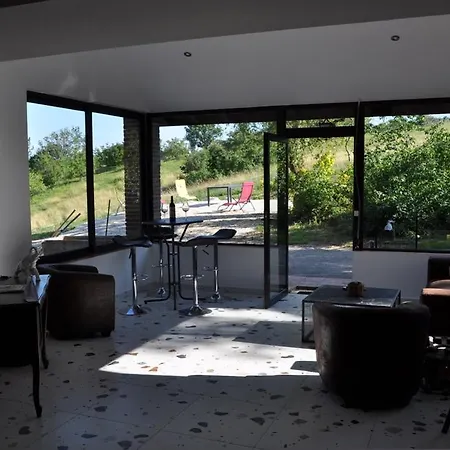 招待所 Les Loups Blancs