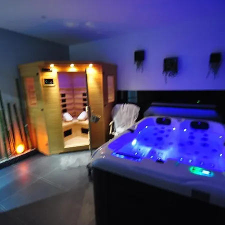 Гостевой дом Les Loups Blancs Муасак